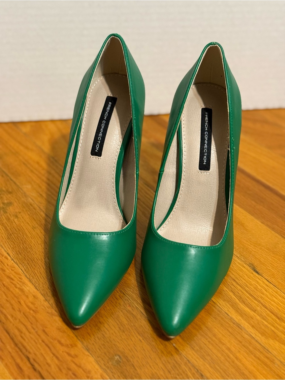 NEW French Connection Green Pointed Toe Pumps size 8